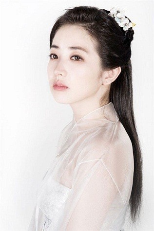 Công chúa thứ 3 - Mi Chil tên thật là Choi Jung Won sinh năm 1981 sở hữu nước da trắng với đôi mắt to tròn đẹp long lanh (Ảnh:dantri)